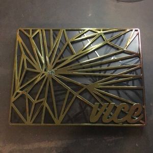 Urban Decay Vice 4 Eyeshadow Palette